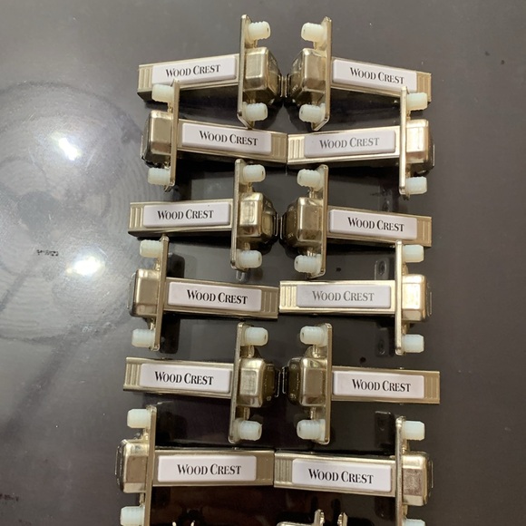 12 Woodcrest soft close hinges - Picture 2 of 6